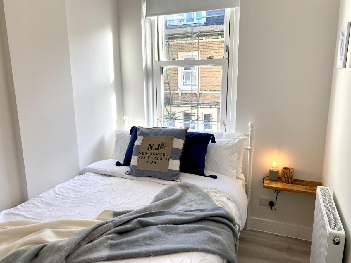 Stunning Beach Themed 2 Bed Apartment Bournemouth Dış mekan fotoğraf