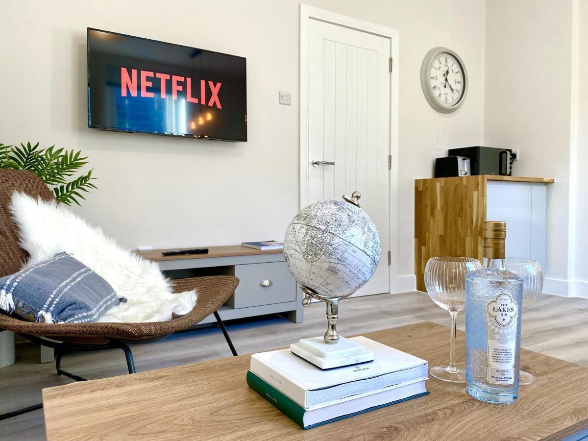 Stunning Beach Themed 2 Bed Apartment Bournemouth Dış mekan fotoğraf