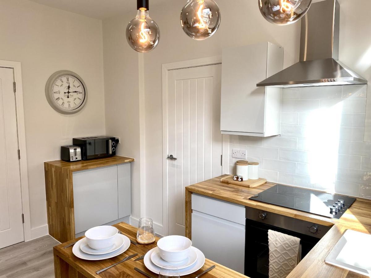 Stunning Beach Themed 2 Bed Apartment Bournemouth Dış mekan fotoğraf