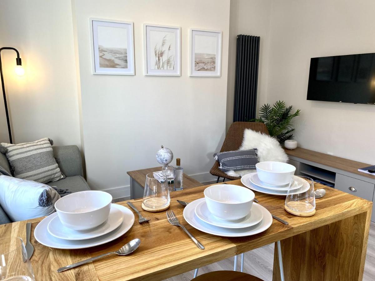 Stunning Beach Themed 2 Bed Apartment Bournemouth Dış mekan fotoğraf