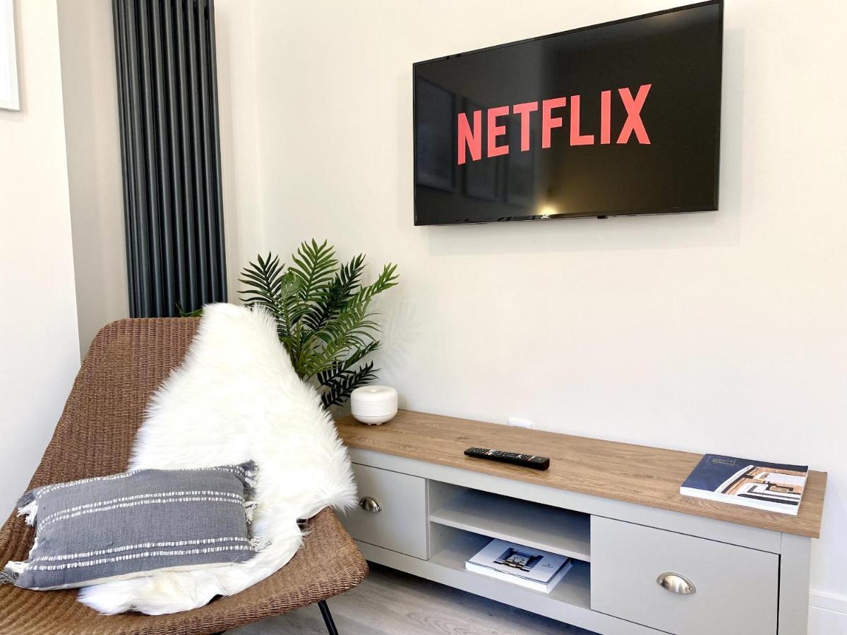 Stunning Beach Themed 2 Bed Apartment Bournemouth Dış mekan fotoğraf
